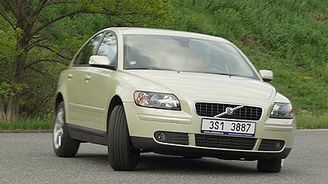 TEST Volvo S40 T5 – Třídní boj TEST Volvo S40 T5 – Třídní boj