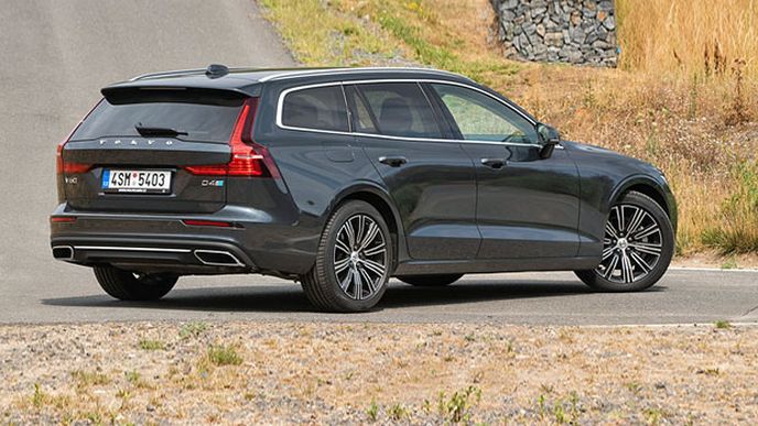Volvo V60 D4 FWD (140 kW) – Nejlíp jezdící volvo současnosti Volvo V60 D4 FWD (140 kW) – Nejlíp jezdící volvo současnosti