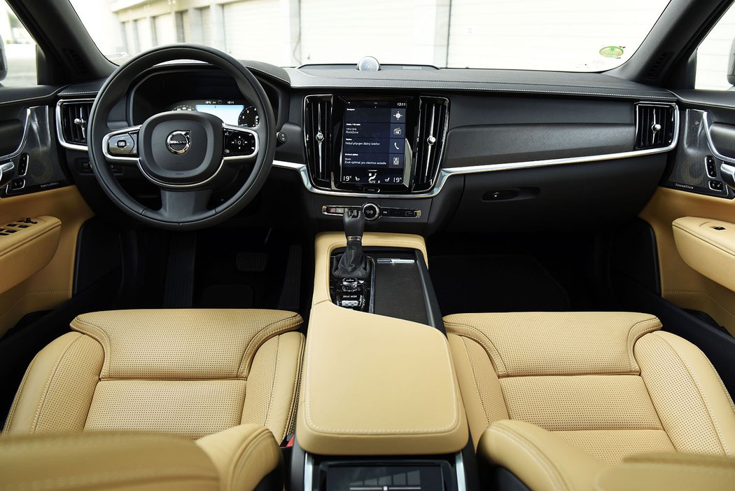 Volvo V90