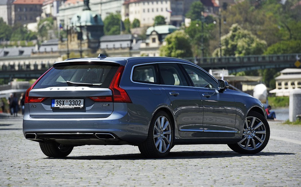 Volvo V90