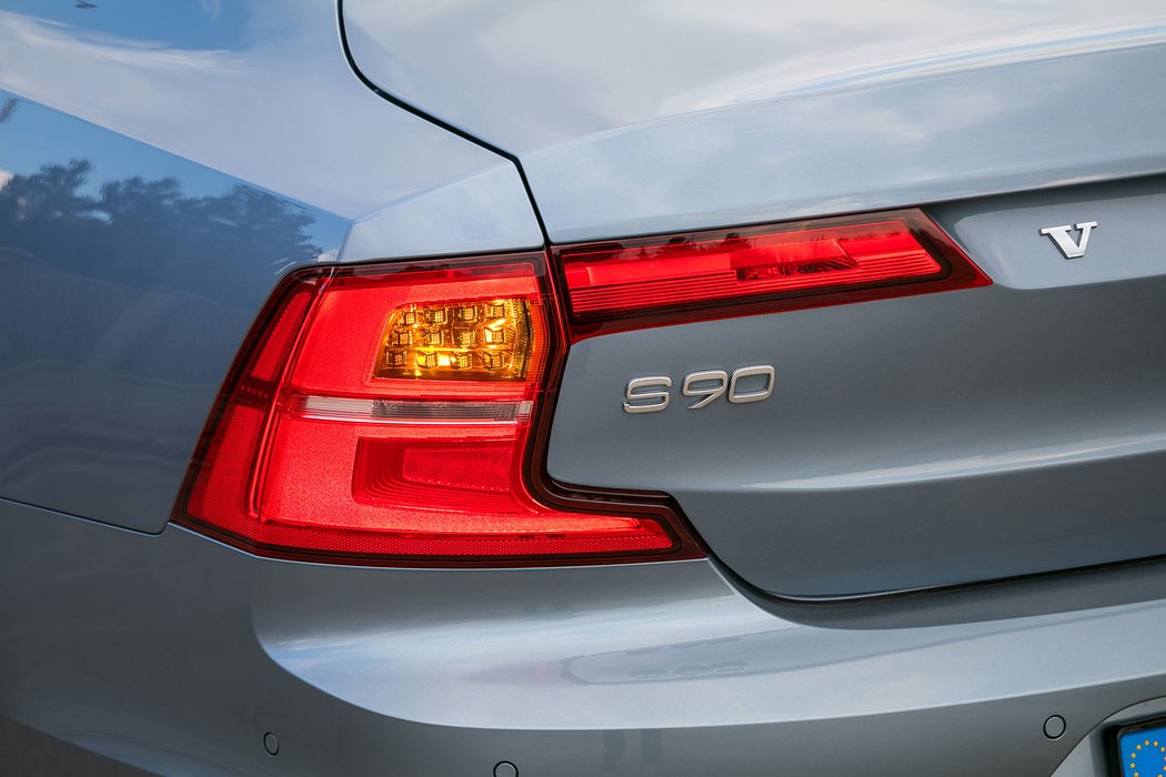 Volvo S90