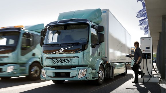 Volvo Trucks zahajuje prodej elektrických nákladních vozidel 