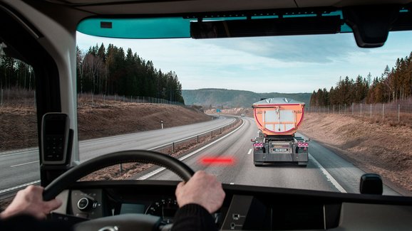 Volvo Trucks představuje novinku pro udržování bezpečné vzdálenosti