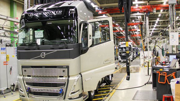 Volvo Trucks odstartovalo sériovou výrobu svých novinek. Jiné je vše!