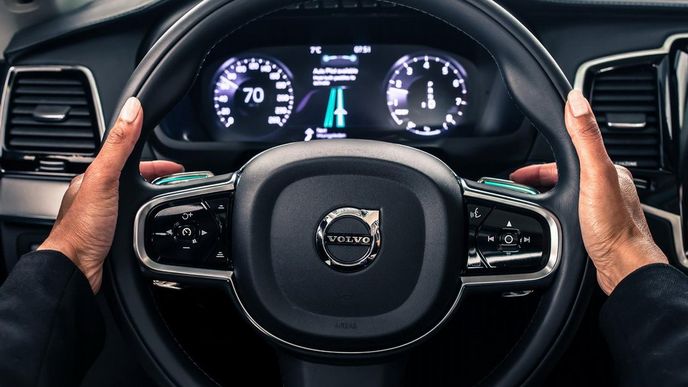 Volvo ukazuje, jak bude vypadat jízda s autonomní XC90