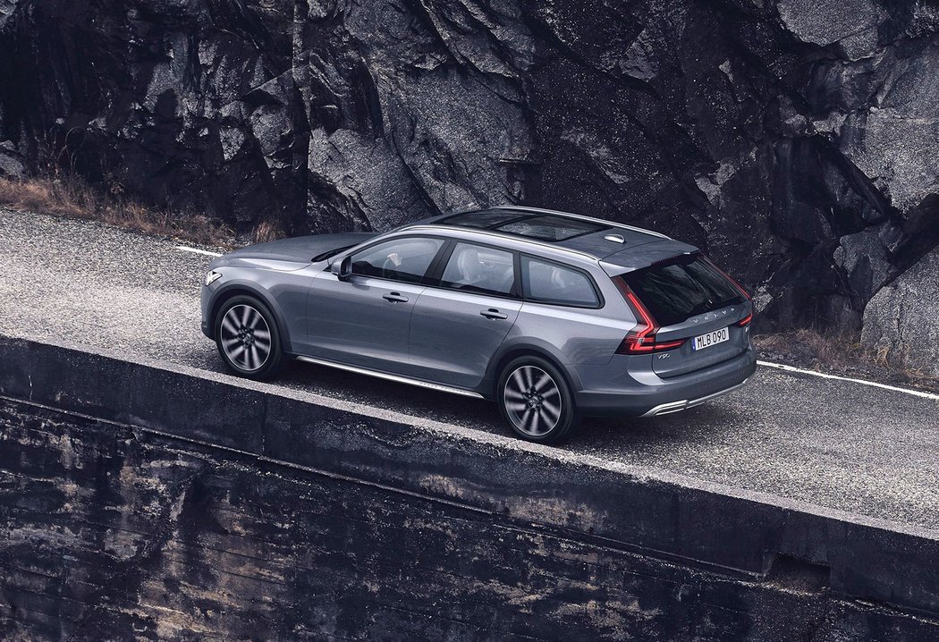 Volvo V90 Cross Country