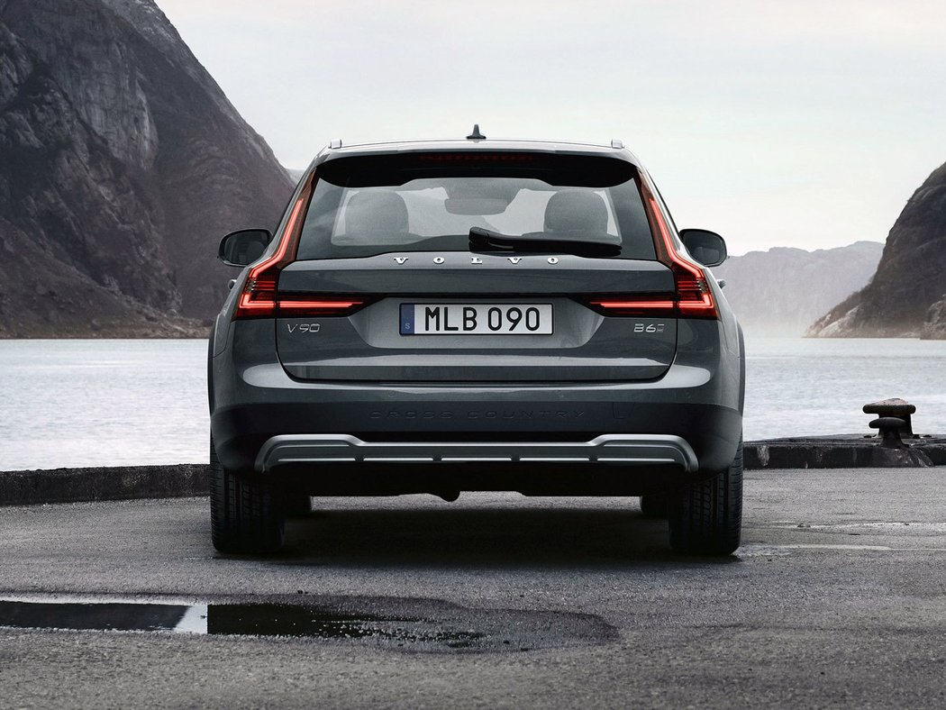 Volvo V90 Cross Country