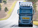 Volvo FH16 jako silniční vlak v Austrálii (Video)