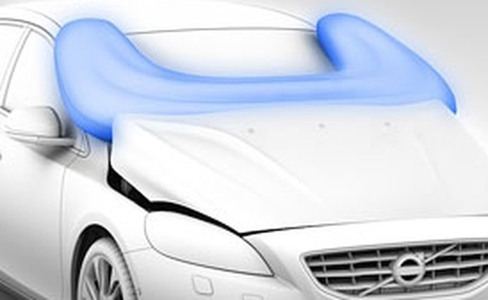Volvo předvádí airbag pro chodce (video)