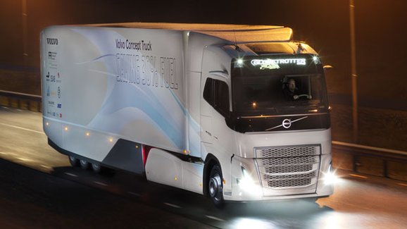 Volvo Concept Truck testuje hybridní pohon pro dálkovou přepravu (+video)