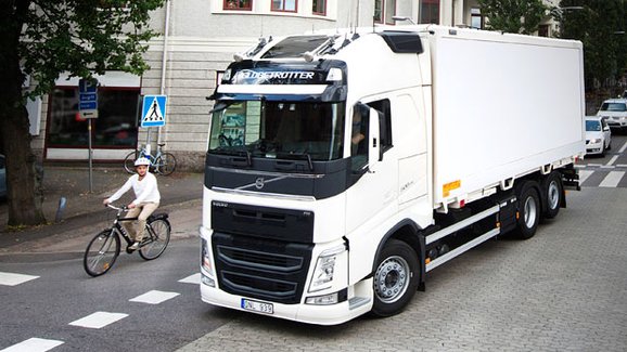 Volvo Trucks a program dopravní bezpečnosti (+video)