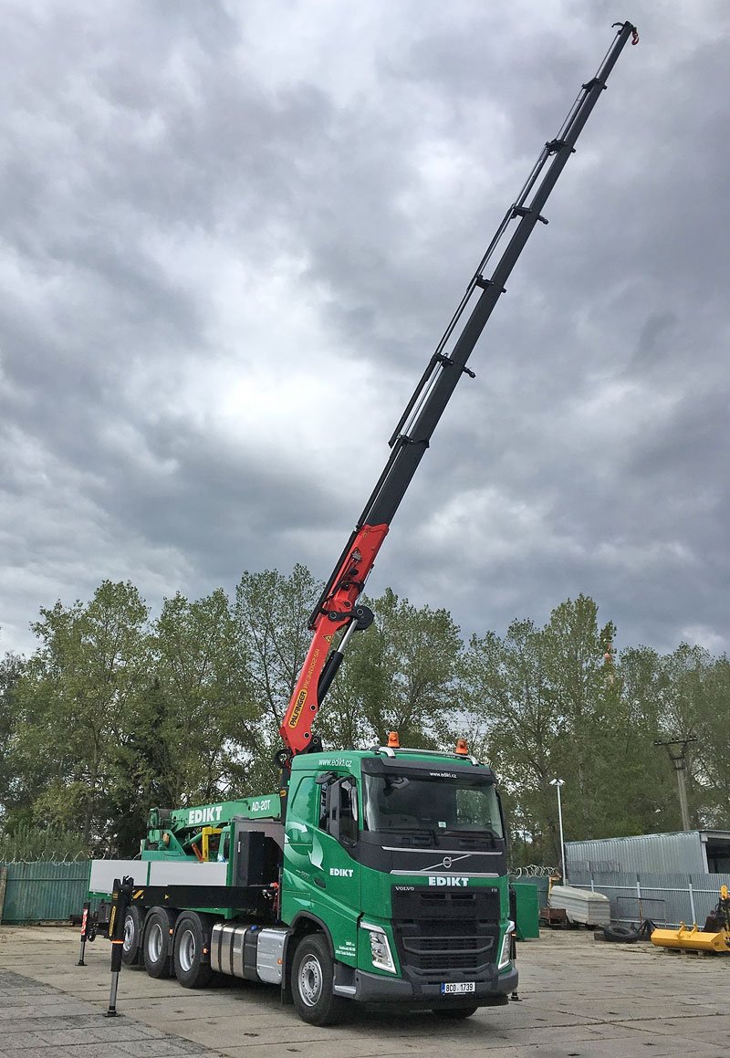 Volvo FH 8x4 tridem pro společnost EDIKT