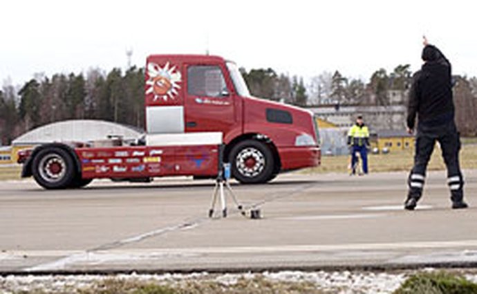 Volvo NH: 1175 kW a 5000 Nm stačí na světový rekord