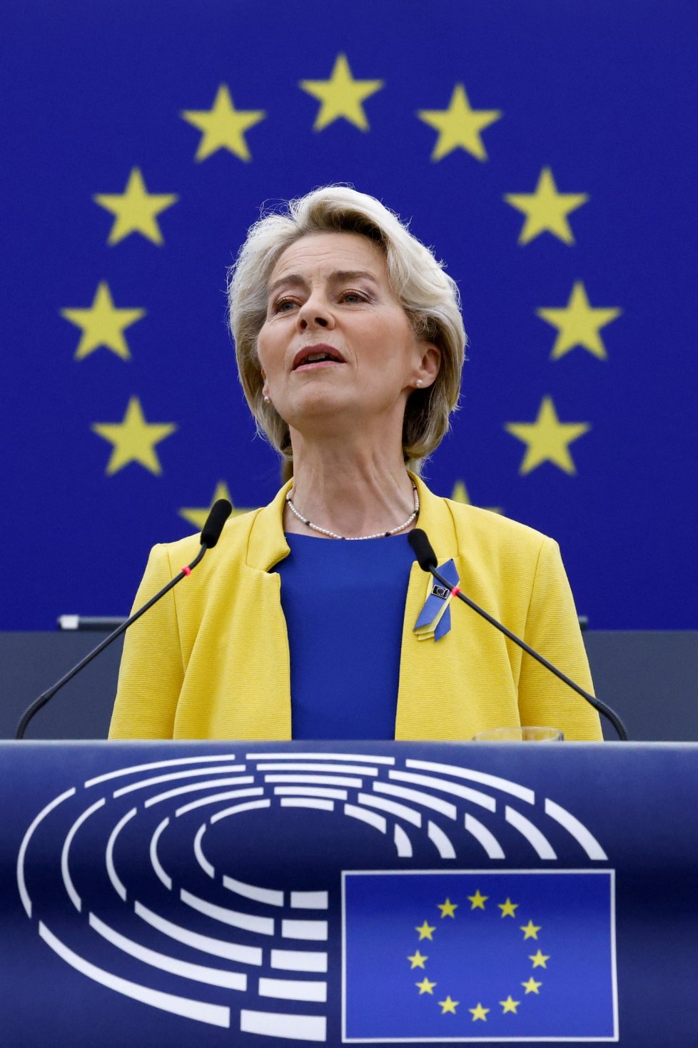 Ursula von der Leyenová v europarlamentu.