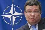 Nahradí Vondra Rasmussena v čele NATO?