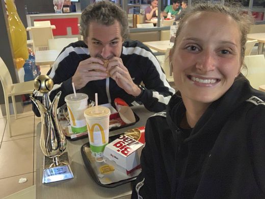 Jan Hernych s Markétou Vondroušovou na svačince v Istanbulu Jan Hernych s Markétou Vondroušovou na svačince v Istanbulu