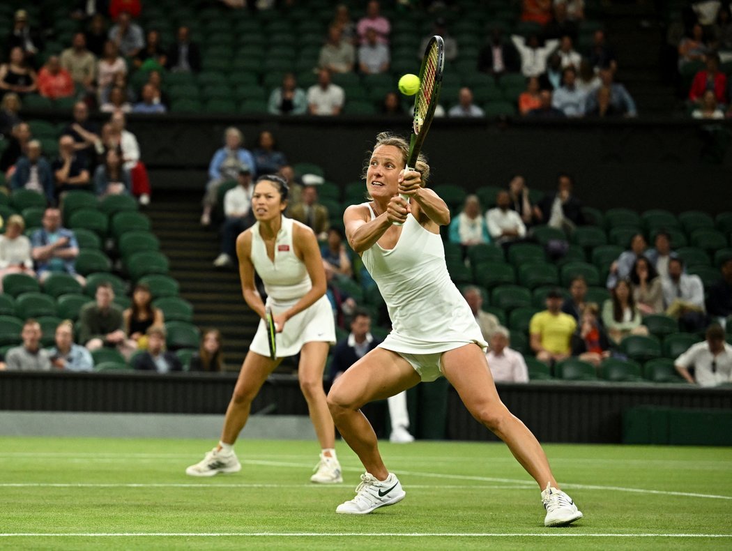 Barbora Strýcová a Su-Wei Hsieh na Wimbledonu