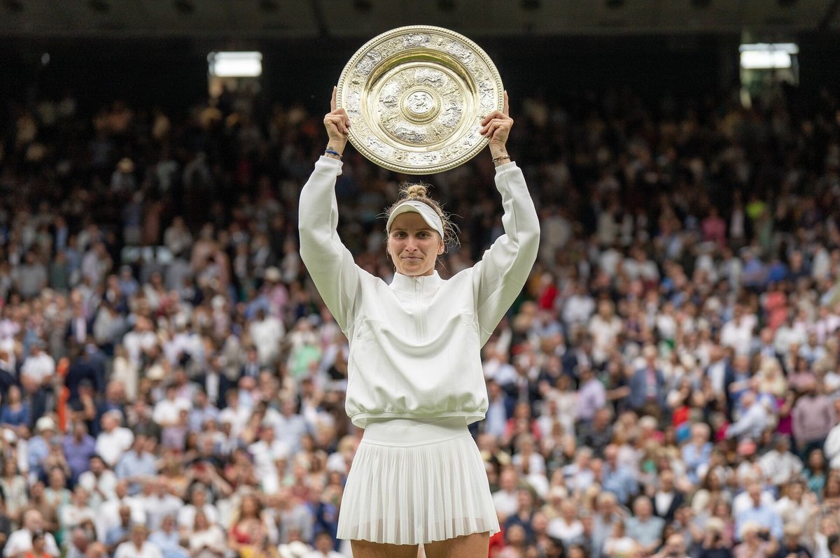 Markéta Vondroušová po vítězství Wimbledonu v roce 2023