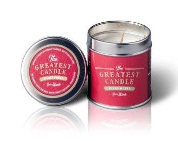 Vonná svíčka The Greatest Candle, Dřevo a koření, 258 Kč (200 g). Koupíte na www.folly.cz.