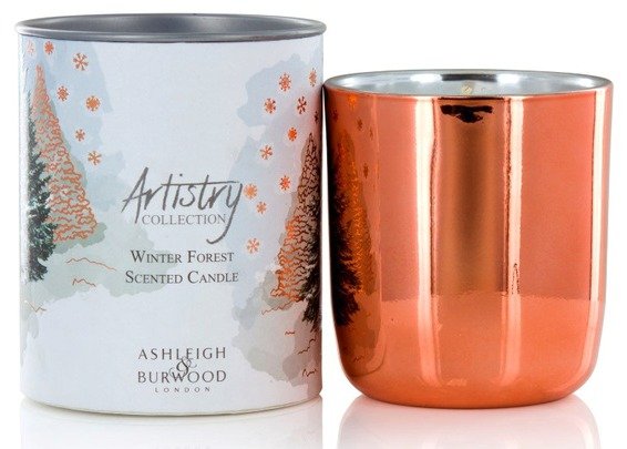 Vánoční vonná svíčka Artistry, Winter Forest,Ashleigh & Burwood 690 Kč. Koupíte na www.alamaison.cz.