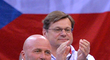 Vlastimil Voráček (vzadu) je dlouholetým lékařem českého fedcupového týmu