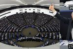 Facebook s Googlem v europarlamentu ostrouhali. Poslanci se přiklonili na stranu autorů a vydavatelů. Zpravodaj Axel Voss mluví o malém zázraku