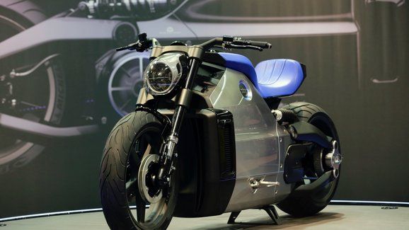 Max Biaggi a Voxan chtějí stanovit nový rychlostní rekord pro elektrické motorky