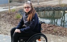 S Kateřinou (19) z Nových Jiren se život nemazlí: Nejdřív skončila na vozíku, pak na kyslíku...