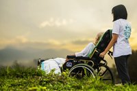 Výběr invalidního vozíku nepodceňujte