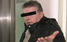 Brutální vrah opět před soudem: Fetoval a pořezal spoluvězně! 