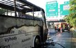Autobus shořel těsně před Prahou. 
