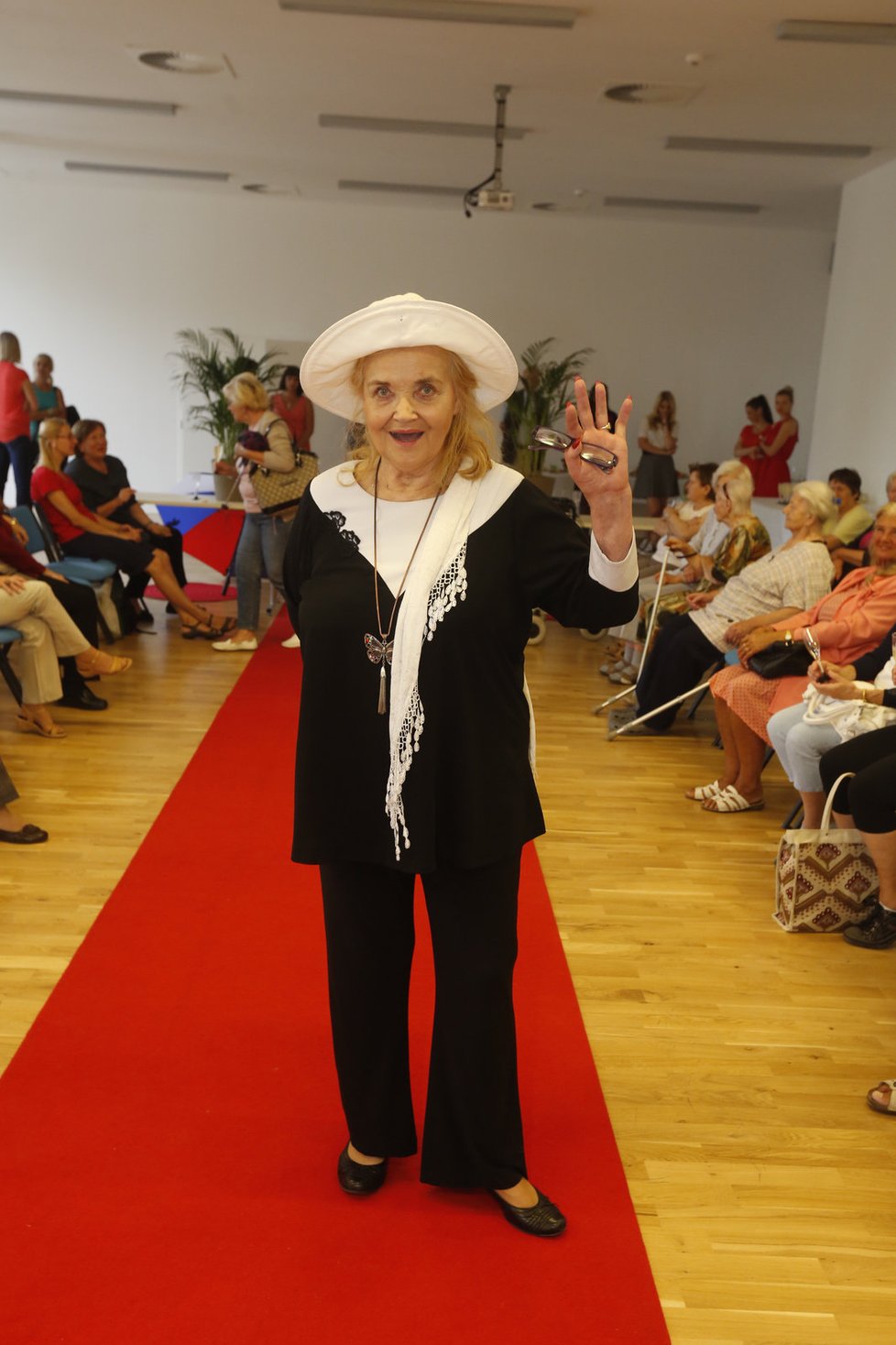 Gabriela Vránová podpořila akci v domově seniorů