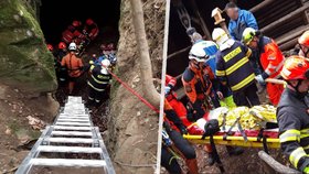 Hasiči vyprostili mladíka ze skalní průrvy zhruba za půl hodiny a transportovali jej k vrtulníku záchranné služby.