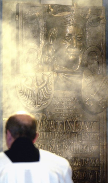 Před 933 lety byl na prvního českého krále v Praze korunován kníže Vratislav II.