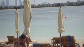 Na dovolené v Dubaji, která odtajnila její vztah s Mynářem, měla Alex ještě ploché břicho.