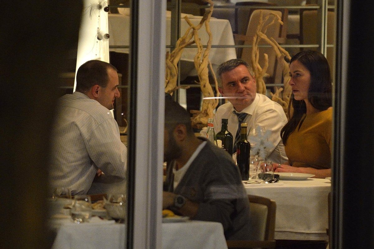 Mynář s Noskovou na večeři v luxusní restauraci