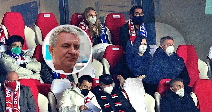 Kancléř Vratislav Mynář nechyběl na zápase Slavia - Leicester