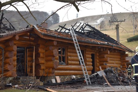 Restauraci Vratislava Mynáře v Osvětimanech zničil požár. (29.3.2022)