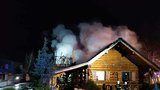 Mynářova hospoda v Osvětimanech v plamenech: Škoda 20 milionů, policie promluvila o příčině