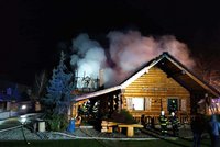 Mynářova hospoda v Osvětimanech v plamenech: Škoda 20 milionů, policie promluvila o příčině