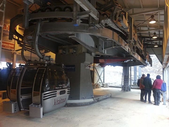 Opravy dolní stanice kabinkové lanovky ve Vrátne dolině