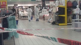V obchodním centru na Andělu došlo k vraždě. Po potyčce dvou žen zabila jedna druhou.