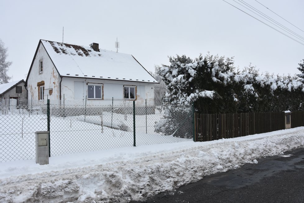 Dům v Břasích, který údajný pachatel Jan L. (29) opravoval a také v něm bydlel.