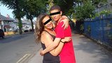 Češka, která v Británii zabila bratříčka: Měla problémy se zákonem i v Česku! Matku miminka už mají