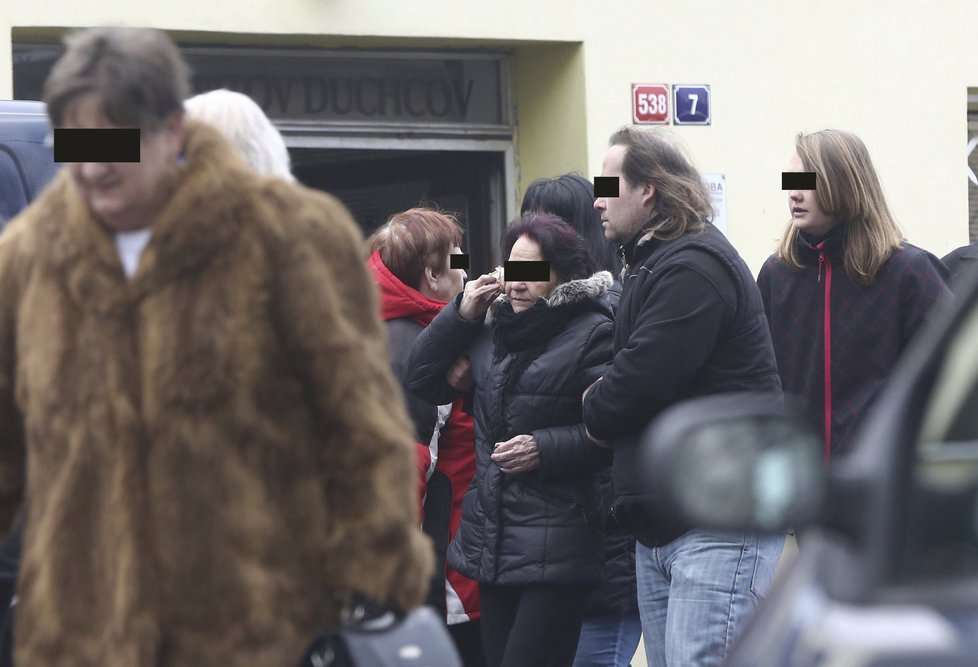 Elišce přivedli na pohřeb jejího milovaného koníka.