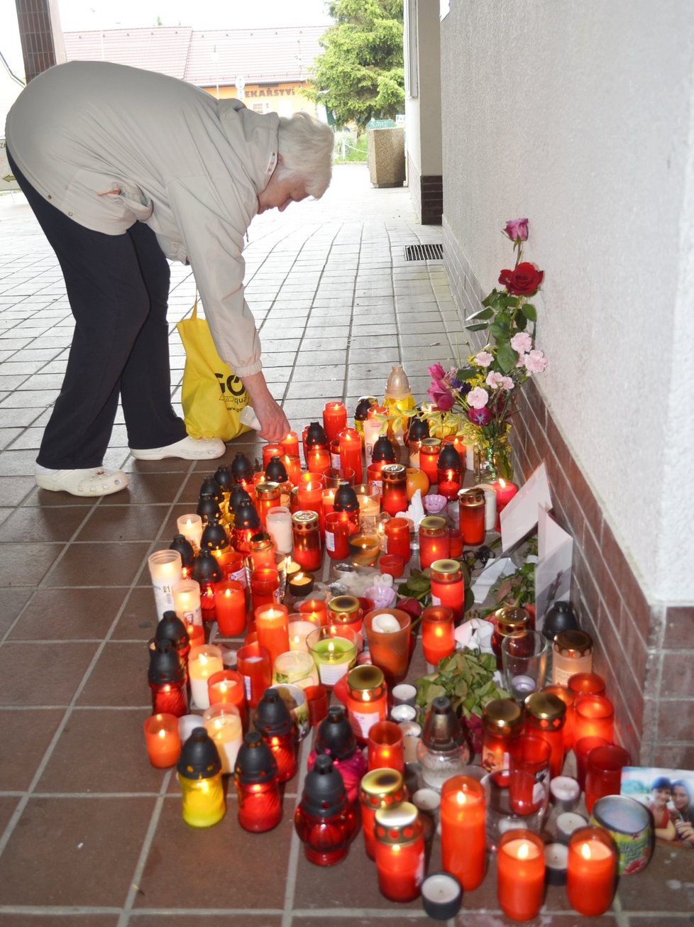 Město Horní Bříza vyplatilo odškodné jak rodičům zavražděné knihovnice, tak manželce starosty, která byla v době vraždy ve vedlejší místnosti.