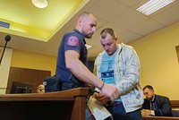 Trest za brutální vzaždu v Jaroměři: Opilý a zdrogovalý Lukáš oběť bodal a topil