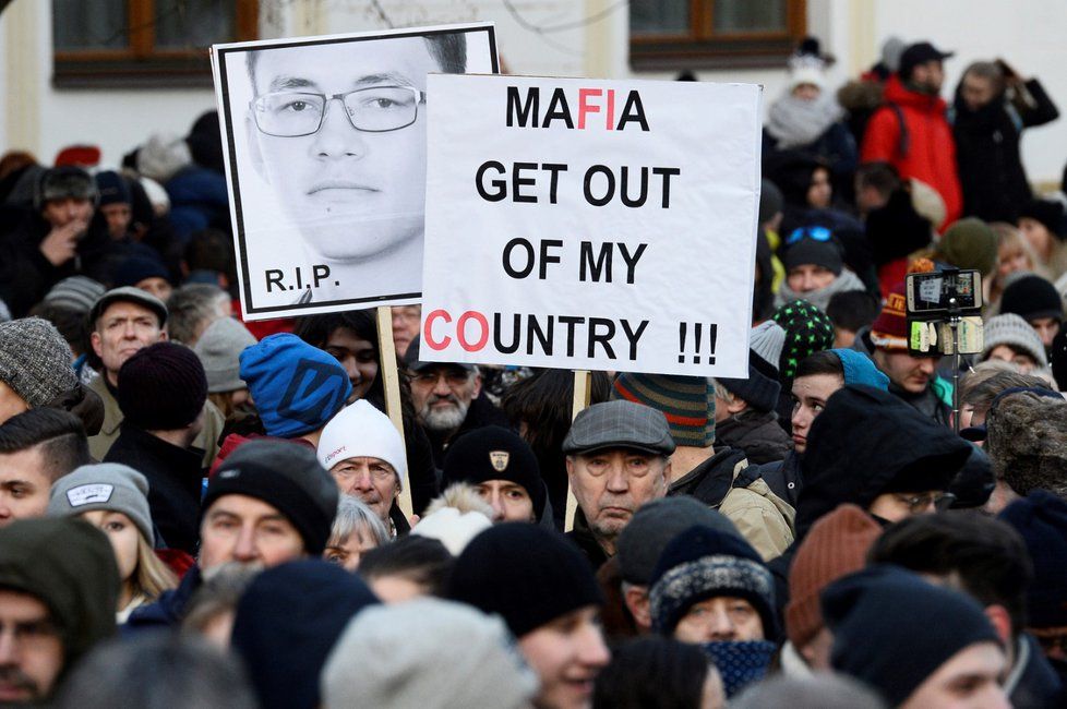 Protesty proti mafii a Robertu Ficovi za vraždu slovenského novináře Jána Kuciaka.