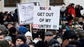 Protesty proti mafii a Robertu Ficovi za vraždu slovenského novináře Jána Kuciaka