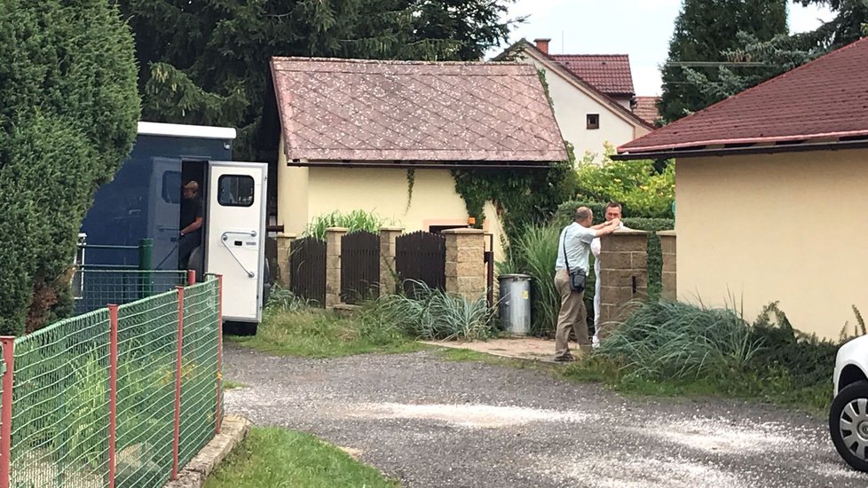 Trojnásobná vražda u Jičína: Muž patrně vyvraždil celou rodinu včetně dítěte (†2)